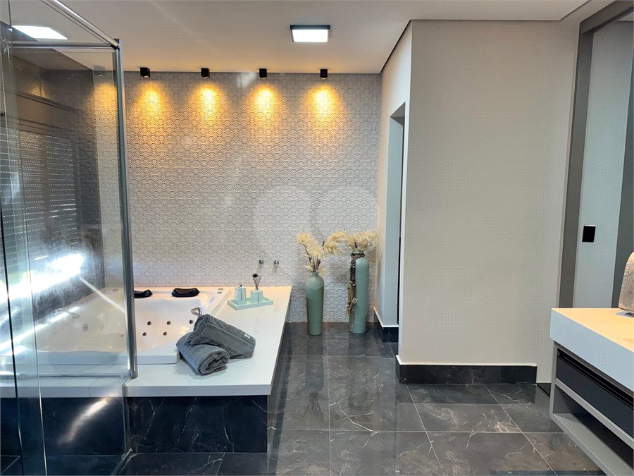 Casa à venda ou para alugar com 4 suítes no condomínio Campo de Toscana, Vinhedo - SP