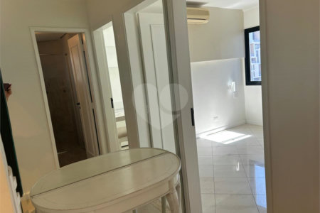 Apartamento para alugar com 3 quartos, sendo 1 suíte,  em Pinheiros, São Paulo, SP