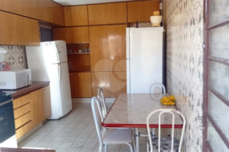 Casa à venda ou para alugar com 7 quartos, sendo 1 suíte,  em Vila Mogilar, Mogi das Cruzes, SP