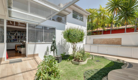 Casa Térrea à venda com 4 quartos, sendo 3 suítes,  em Brooklin, São Paulo, SP