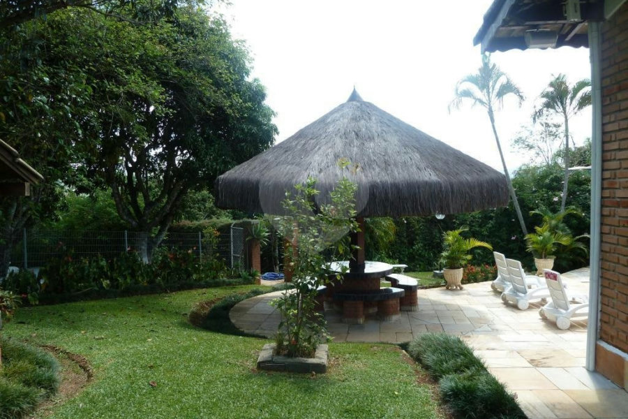 Chácara à venda com 3 quartos, sendo 1 suíte, em Vila Salles, Atibaia, SP