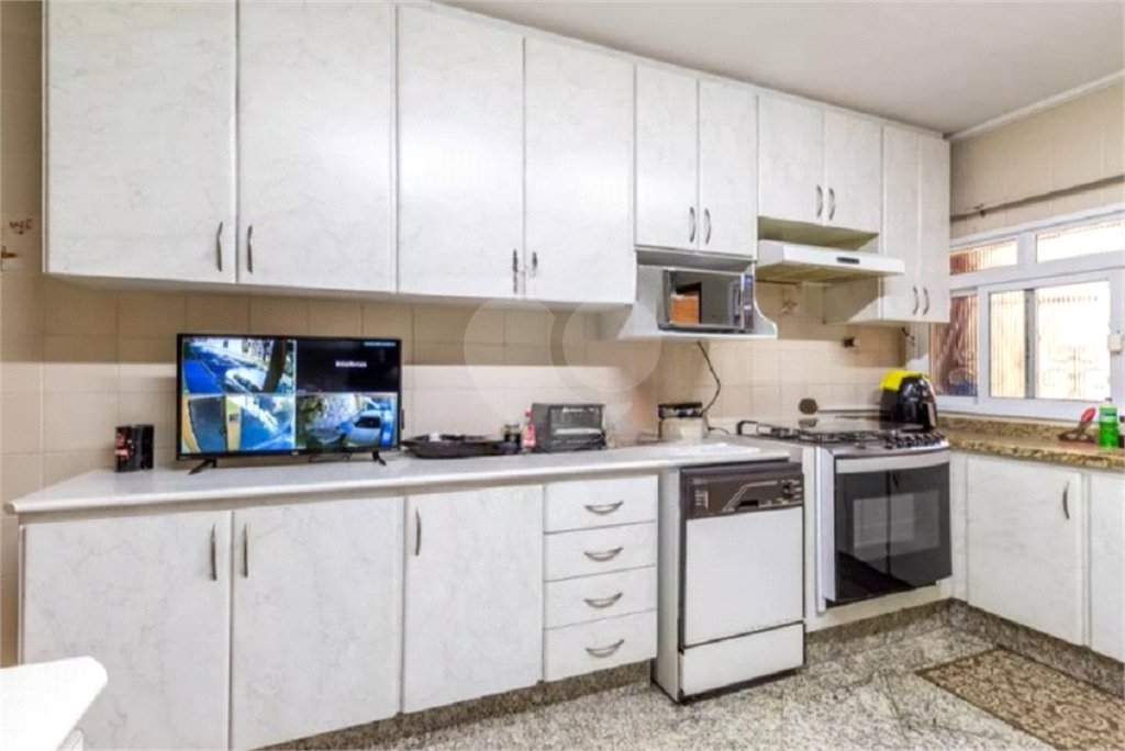 Sobrado à venda com 5 quartos, sendo 4 suítes, em Vila Galvão, Guarulhos, SP
