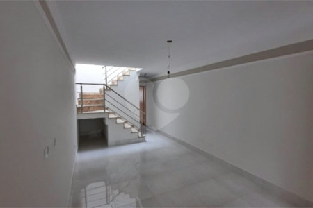 Casa à venda com 3 suítes no condomínio Residencial Gaya, São Paulo - SP
