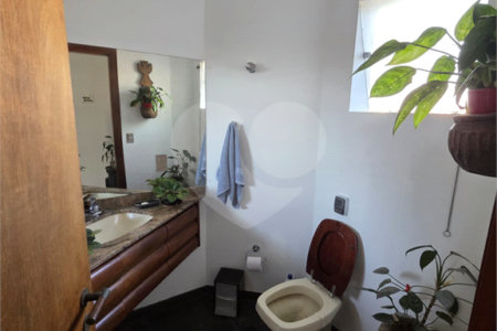 Casa à venda com 4 quartos, sendo 2 suítes, em Cidade São Francisco, São Paulo, SP