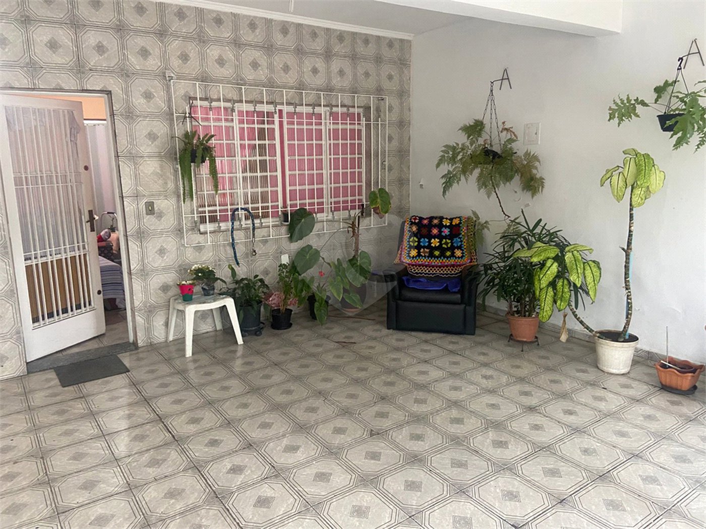 Sobrado à venda com 4 quartos, sendo 2 suítes, em Vila Ruth, Poá, SP