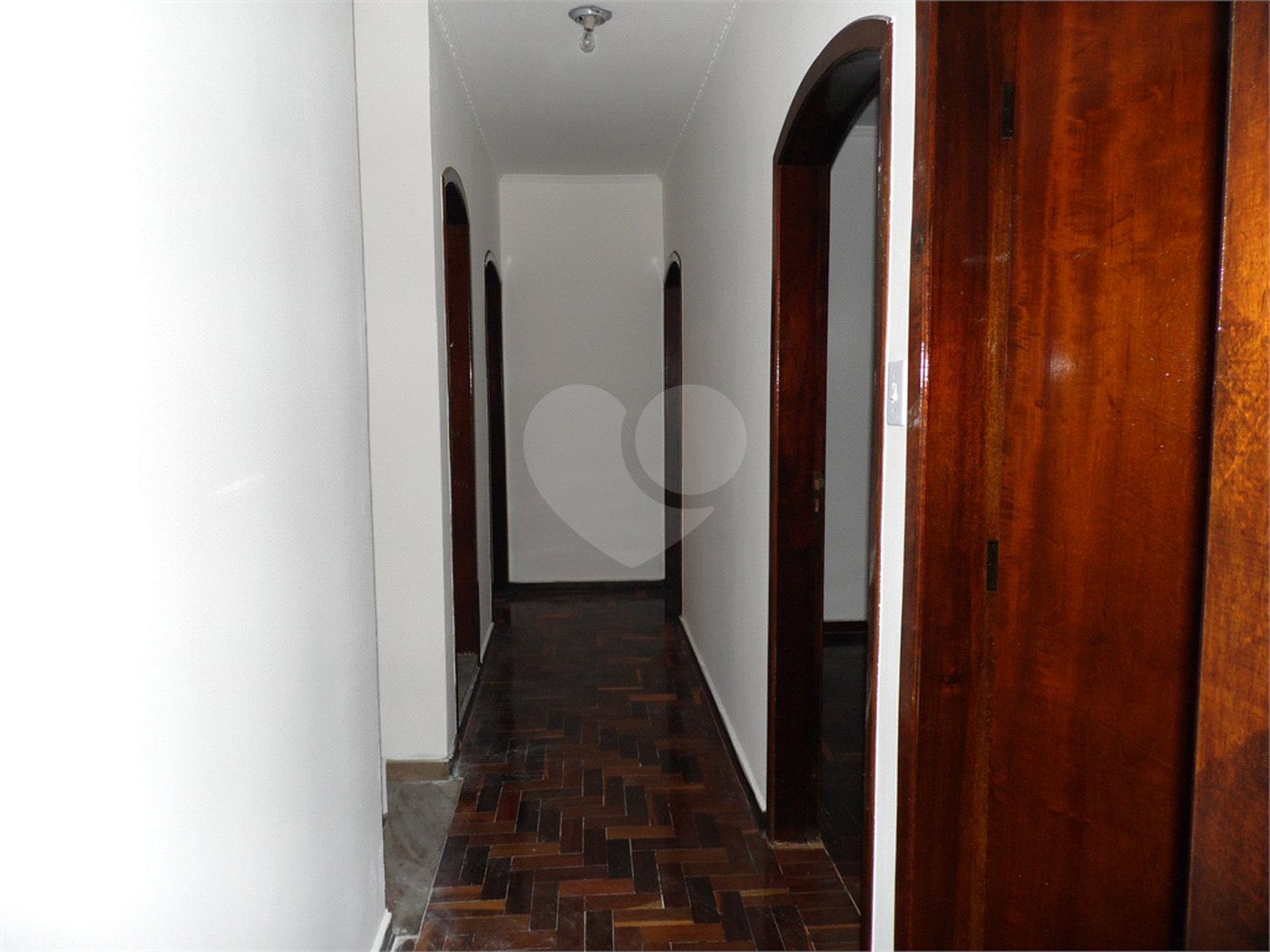 Casa à venda com 5 quartos, sendo 3 suítes, em Vila São Francisco, São Paulo, SP