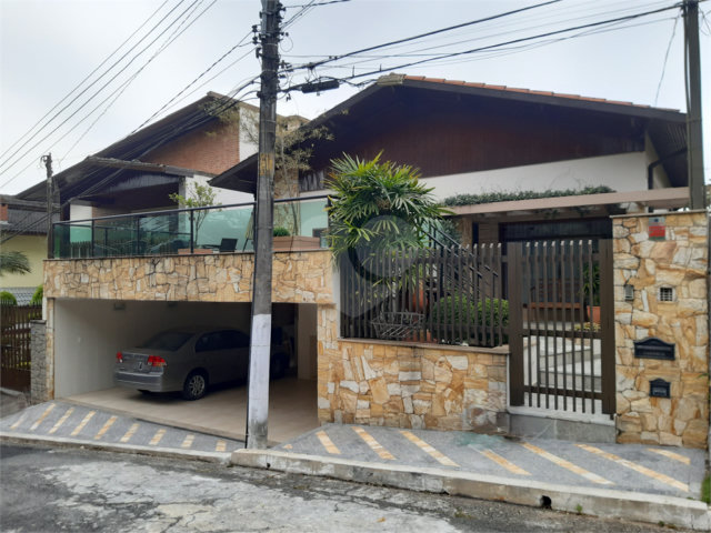 Casa à venda com 4 quartos, sendo 2 suítes,  em Jardim Floresta, São Paulo, SP