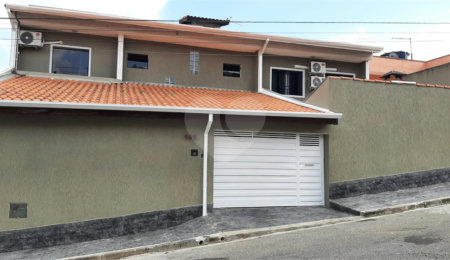 Casa à venda com 3 quartos, sendo 1 suíte,  em Vila Cecília, Mogi das Cruzes, SP
