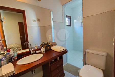 Casa à venda com 7 quartos, sendo 4 suítes, no condomínio Riviera de Santa Cristina XIII, Paranapanema - SP