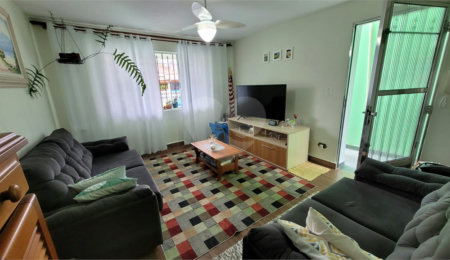 Casa à venda com 4 quartos, sendo 1 suíte,  em Parque Maria Domitila, São Paulo, SP