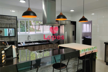Casa à venda com 3 suítes no condomínio Jaridim Coleginho, Jacareí - SP