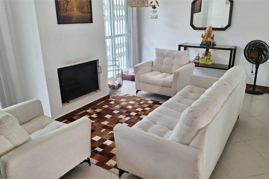 Sobrado à venda com 6 quartos, sendo 4 suítes, em Tremembé, São Paulo, SP