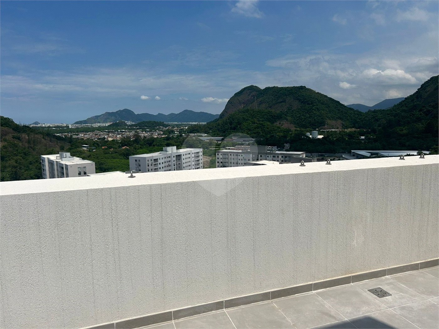 Cobertura à venda com 3 quartos, sendo 1 suíte, em Jacarepaguá, Rio de Janeiro, RJ