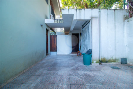 Casa à venda com 3 quartos, sendo 1 suíte, em Alto da Boa Vista, São Paulo, SP