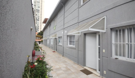 Casa à venda com 2 suítes no condomínio Morada das Hortênsias, São Paulo - SP
