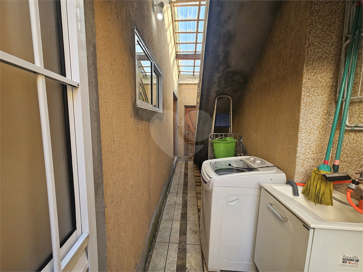 Casa à venda com 3 quartos, sendo 1 suíte,  em Conjunto Residencial Nova Bertioga, Mogi das Cruzes, SP