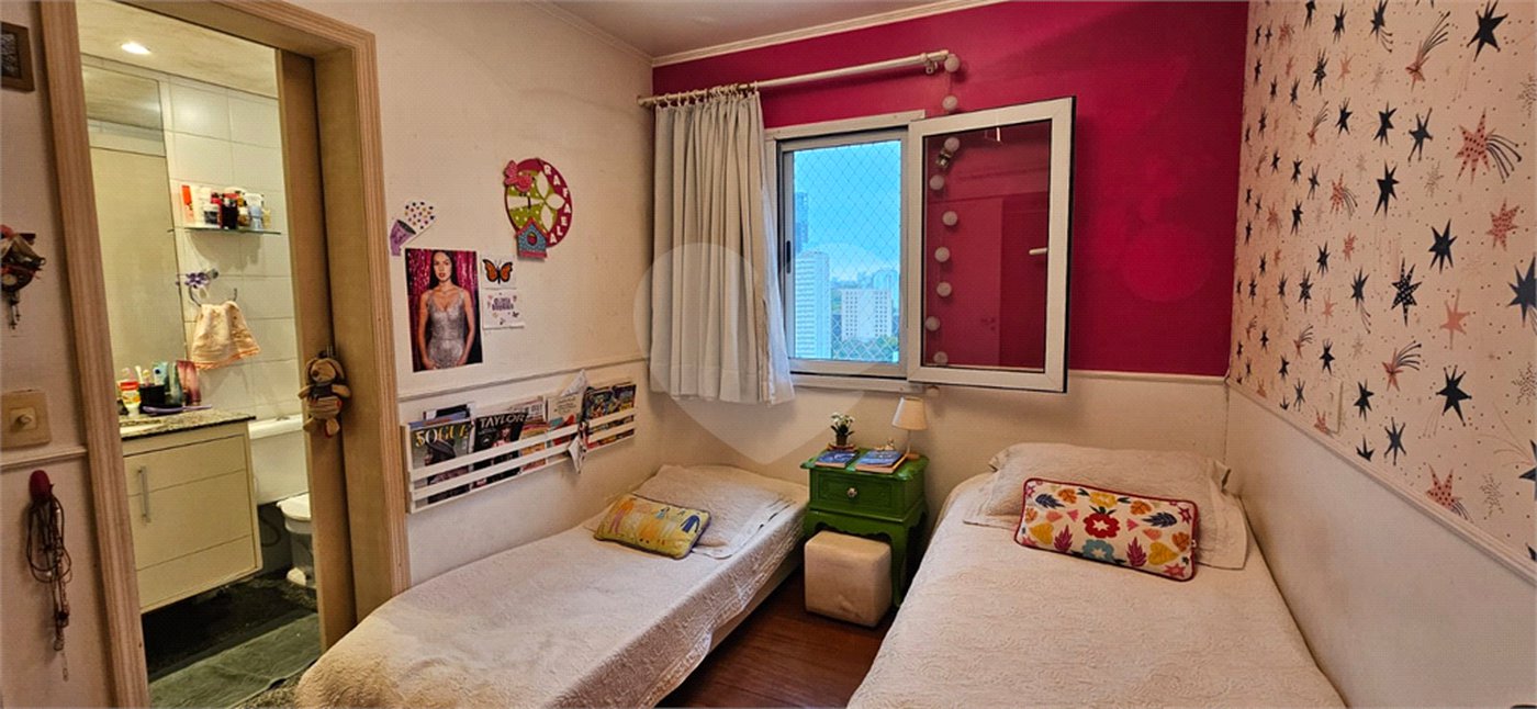 Apartamento à venda com 3 quartos, sendo 2 suítes, em Pinheiros, São Paulo, SP