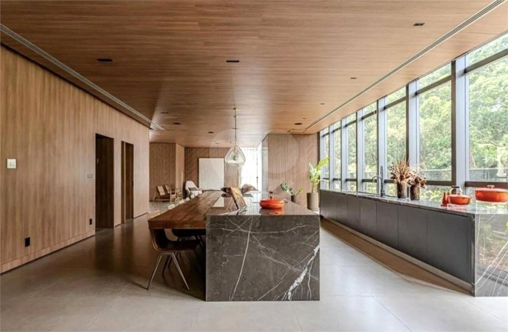 Apartamento à venda com 4 suítes em Vila Cordeiro, São Paulo, SP