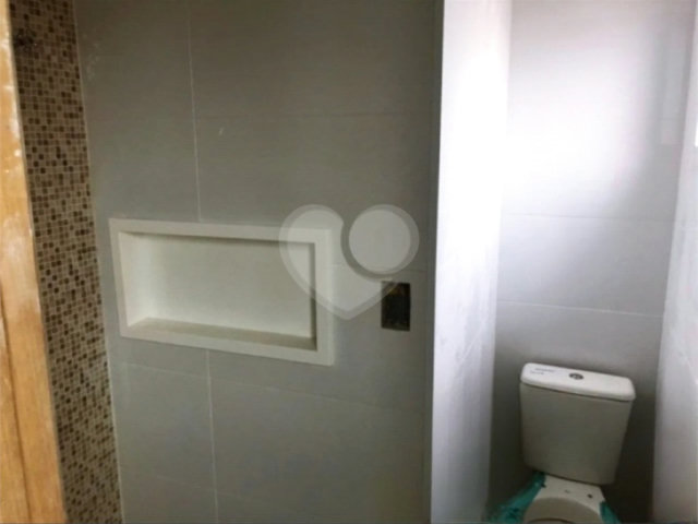 Casa à venda ou para alugar com 2 suítes no condomínio Residence Adelina, São Paulo - SP