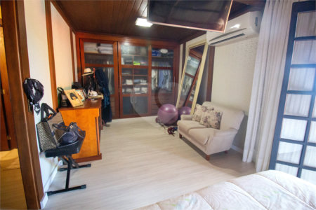 Casa à venda com 4 suítes no condomínio Sítio Primavera, São Roque - SP