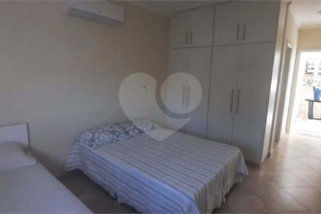 Casa à venda com 3 suítes no condomínio Parque Arco Iris, Atibaia - SP