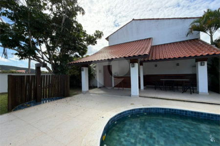 Casa à venda com 4 quartos, sendo 2 suítes, em Ogiva, Cabo Frio, RJ