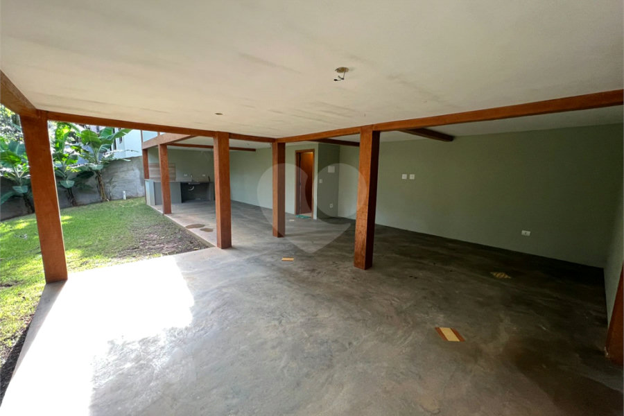 Sobrado à venda com 3 quartos, sendo 1 suíte,  em Serra da Cantareira, Mairiporã, SP