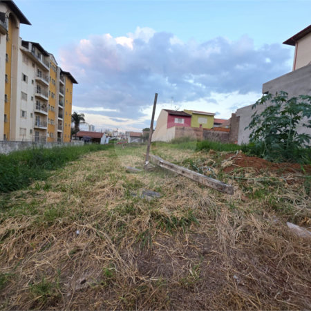 Terreno no Jd. Gibertoni, próximo ao SESC e ao Shopping