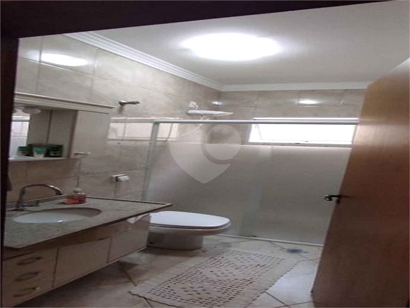 Casa à venda com 4 quartos, sendo 2 suítes, no condomínio Residencial Villa dos Inglezes, Sorocaba - SP