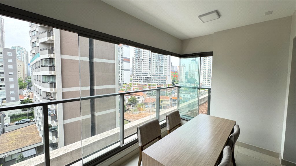 Apartamento à venda com 2 quartos, sendo 1 suíte,  em Brooklin, São Paulo, SP