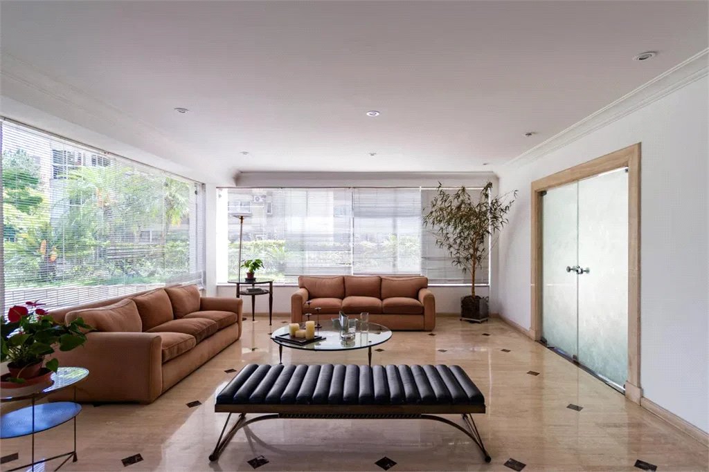 Apartamento à venda com 4 quartos, sendo 2 suítes, em Real Parque, São Paulo, SP