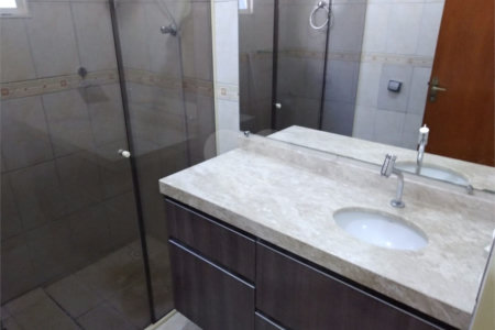 Sobrado à venda com 2 quartos em Reneville, Mairinque, SP