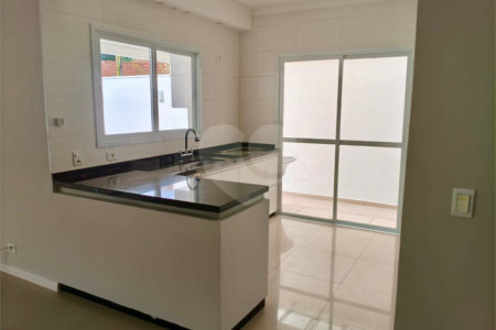 Casa à venda com 3 quartos, sendo 1 suíte, no condomínio Residencial Rio Preto Village, Atibaia - SP