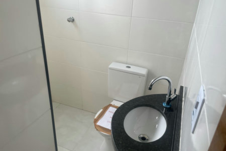 Casa de Vila à venda com 2 quartos, sendo 1 suíte, Pé na areia!!!