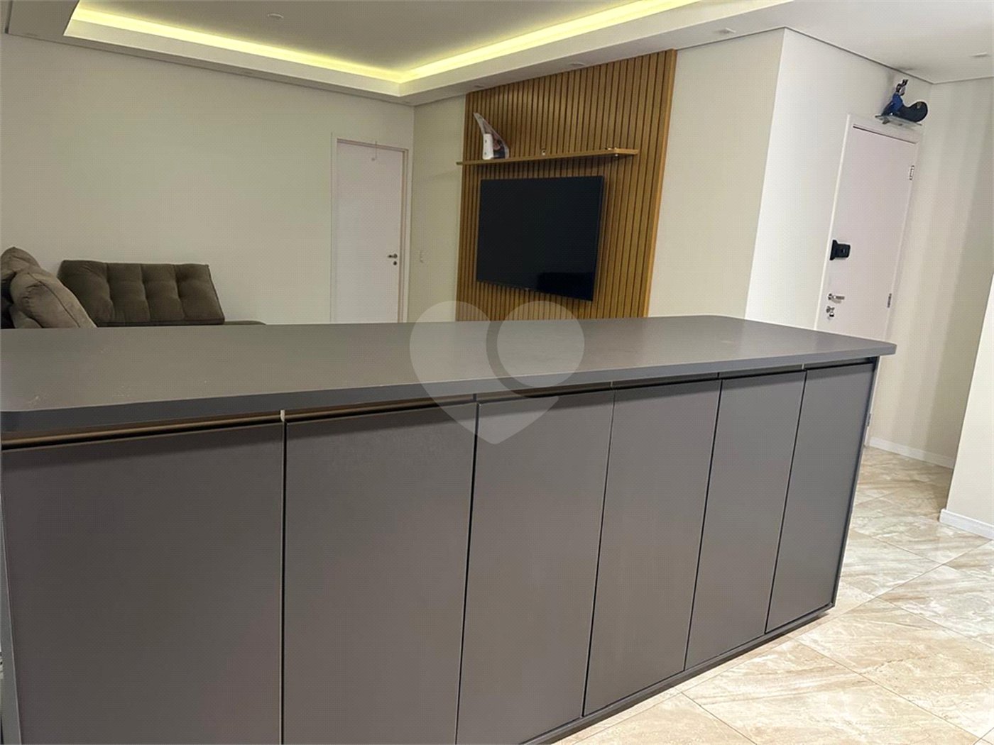 Apartamento à venda com 3 quartos, sendo 1 suíte,  em Vila Suissa, Mogi das Cruzes, SP