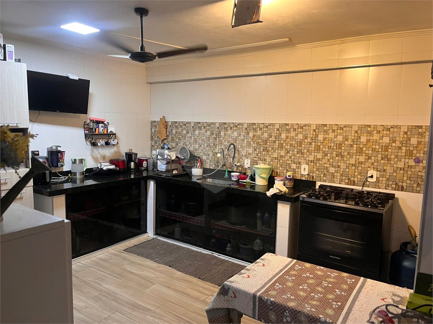 Sobrado à venda com 4 quartos, sendo 1 suíte, em Vila Antonieta, São Paulo, SP