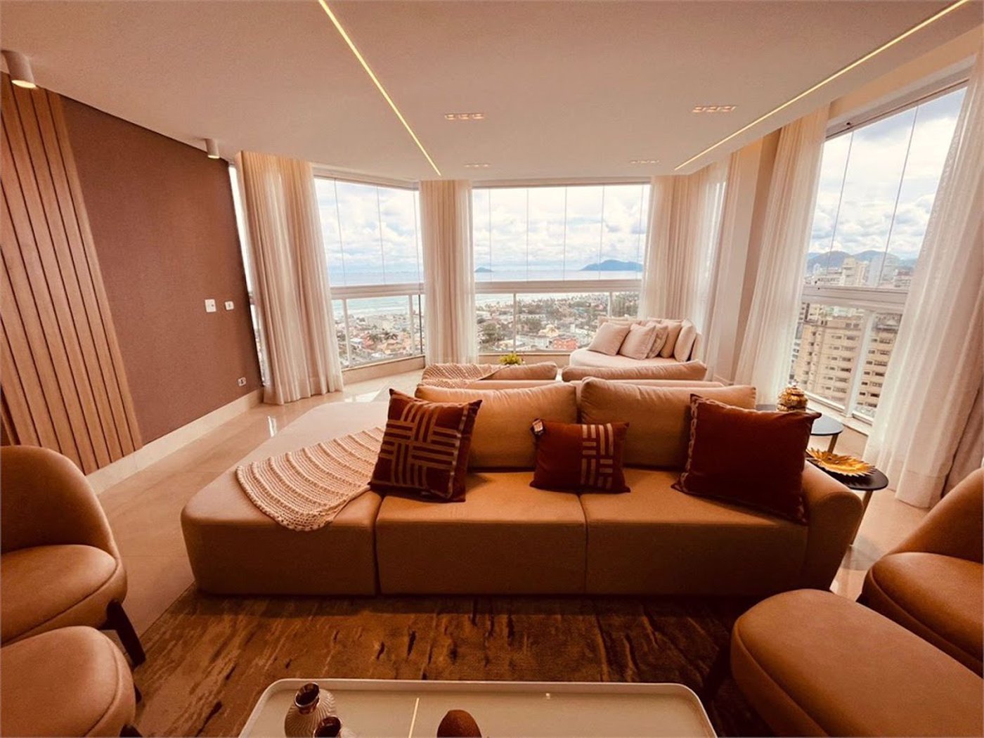 Apartamento com 3 dormitórios à venda, 285 m² por R$ 3.490.000,00 - Jardim Virginia - Guarujá/SP