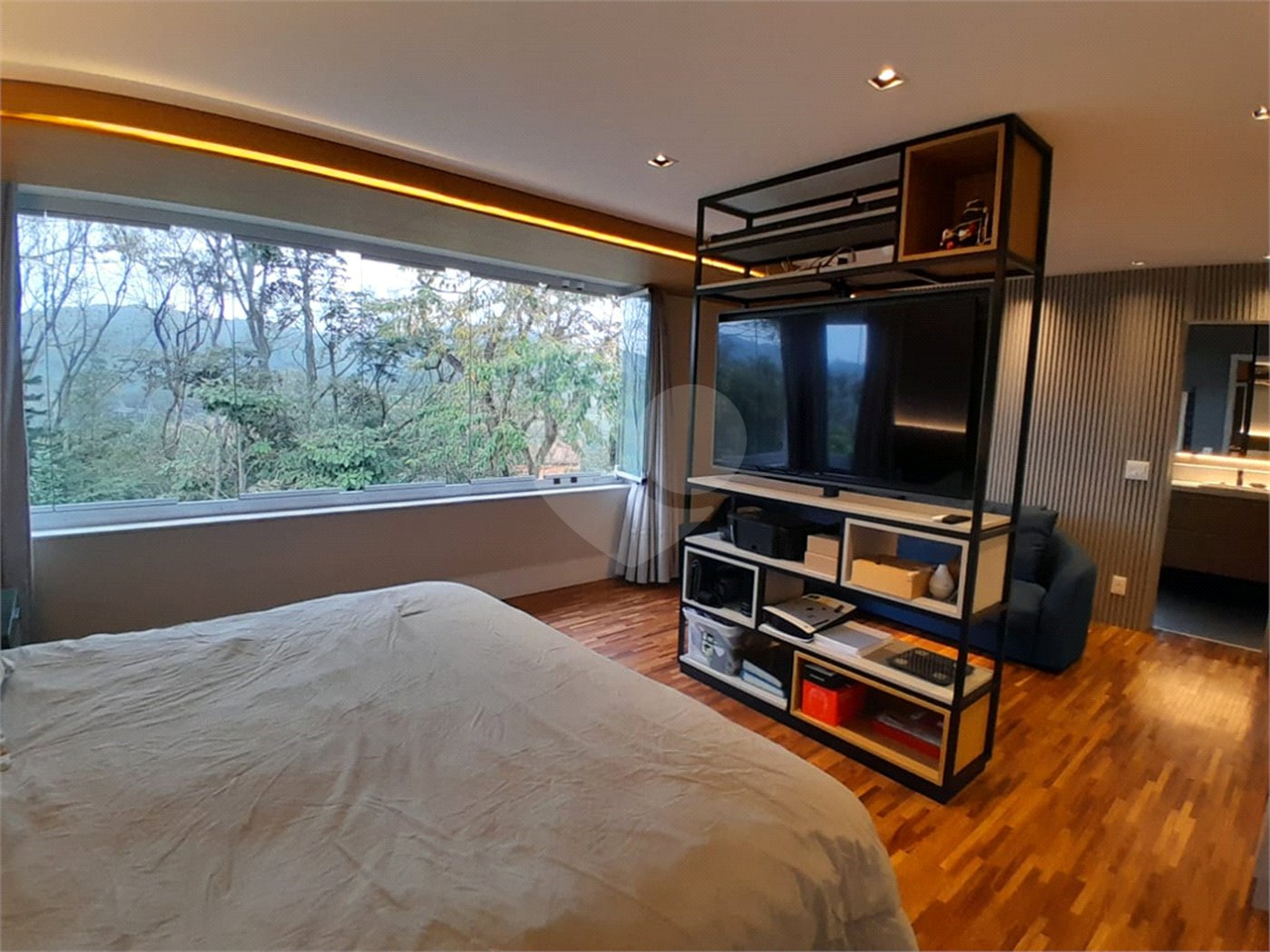 Casa à venda com 3 suítes no condomínio Suíça da Cantareira, Mairiporã - SP