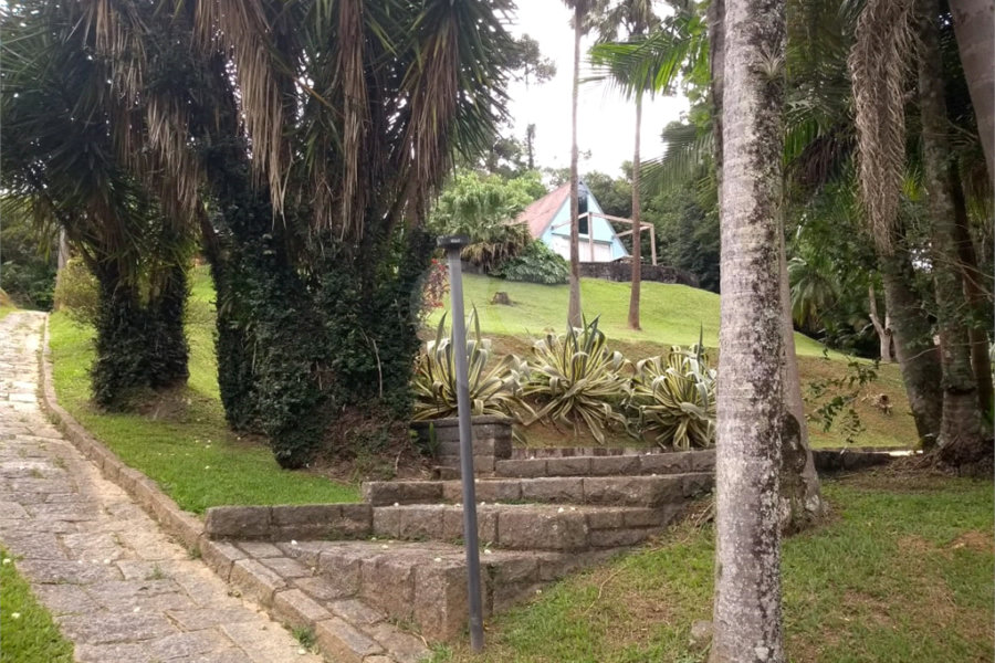Casa à venda com 3 quartos, sendo 1 suíte, no condomínio Cinco Lagos, Mairiporã - SP