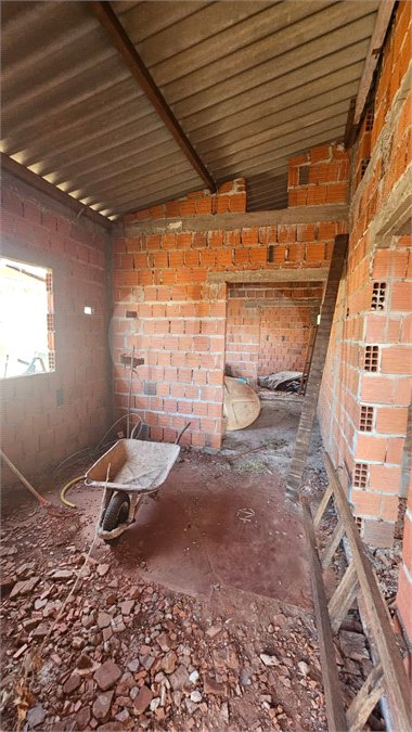 Casa à venda com 3 quartos, sendo 1 suíte, em Vila Áurea, Ponta Porã, MS