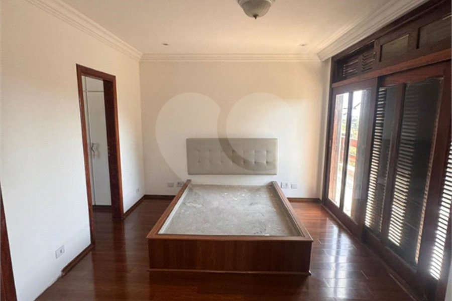Sobrado à venda ou para alugar com 4 quartos, sendo 3 suítes, em Serra da Cantareira, Mairiporã, SP