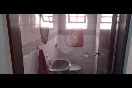 Sobrado à venda com 4 quartos em Vila Santa Edwiges, São Paulo, SP