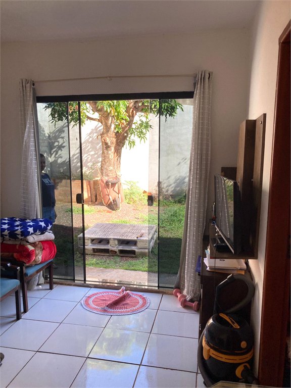 Casa à venda com 2 quartos, sendo 1 suíte, em Parque dos Ipês II, Ponta Porã, MS