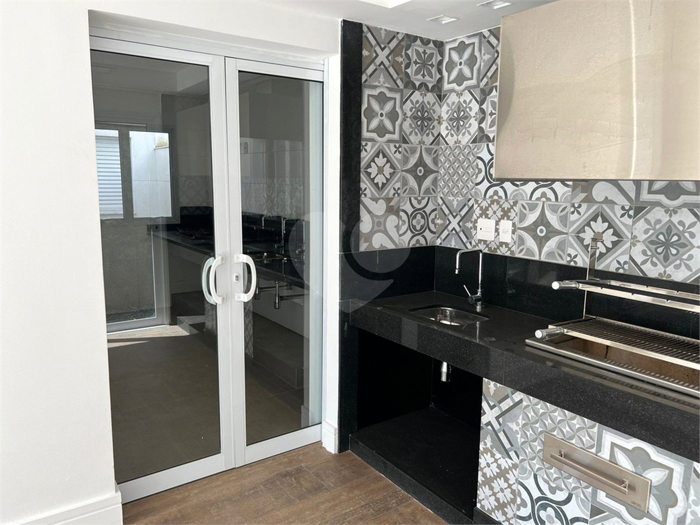 Casa à venda com 4 quartos, sendo 2 suítes, no condomínio Residencial Floresta, São Paulo - SP