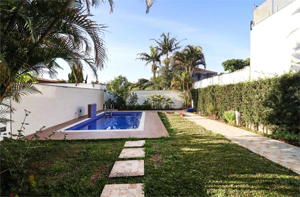 Casa Térrea à venda com 6 quartos, sendo 4 suítes,  em Brooklin Paulista, São Paulo, SP