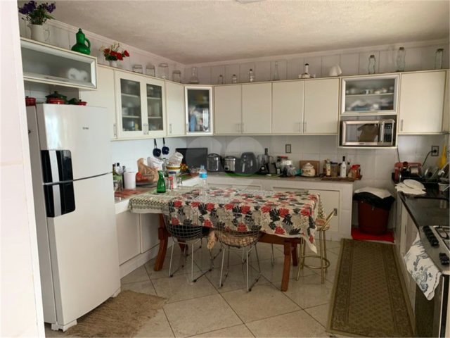 Casa Térrea à venda com 3 quartos, sendo 1 suíte,  em Horto, São Paulo, SP