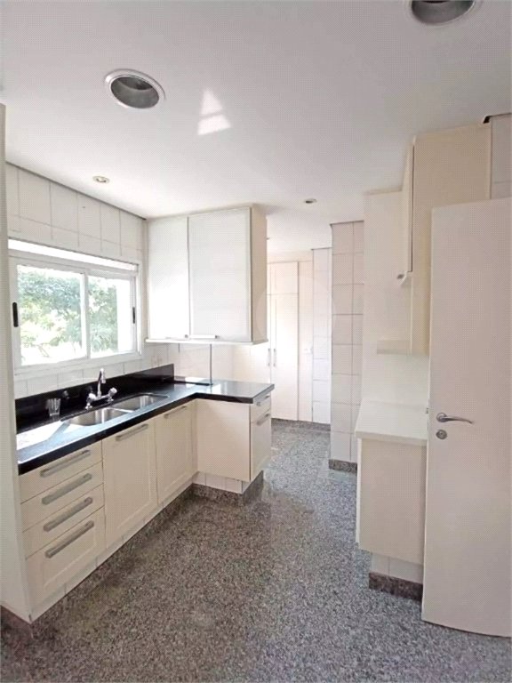 Casa à venda com 3 suítes no condomínio Solares Vila Europa, São Paulo - SP