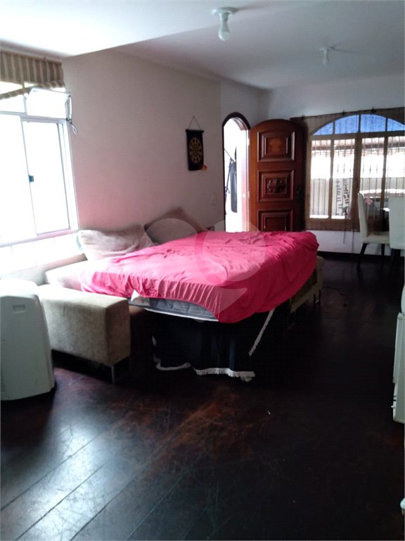 Casa à venda com 5 quartos, sendo 1 suíte,  em Cambuci, São Paulo, SP