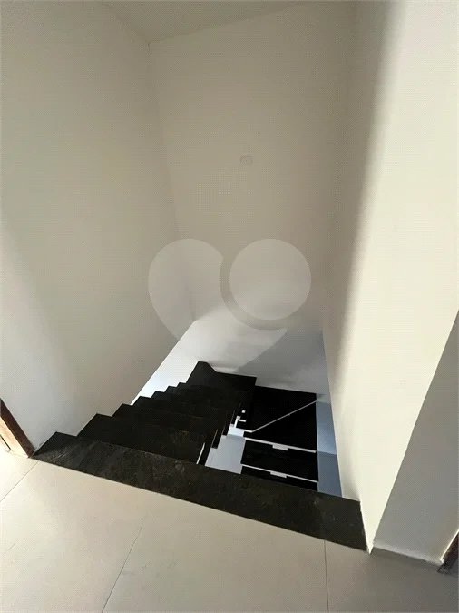 Casa à venda com 3 quartos, sendo 1 suíte, no condomínio Marselha VI, São Roque - SP