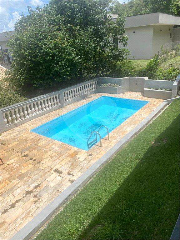Casa à venda com 3 suítes no condomínio Estância Marambaia, Vinhedo - SP